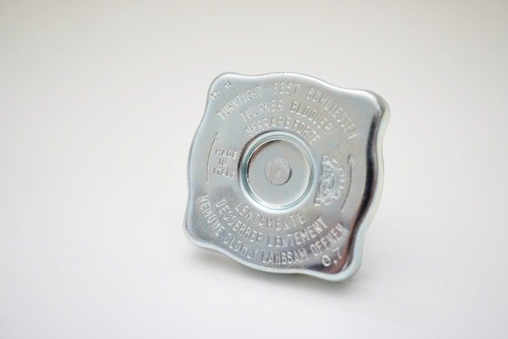 Bouchon radiateur plate