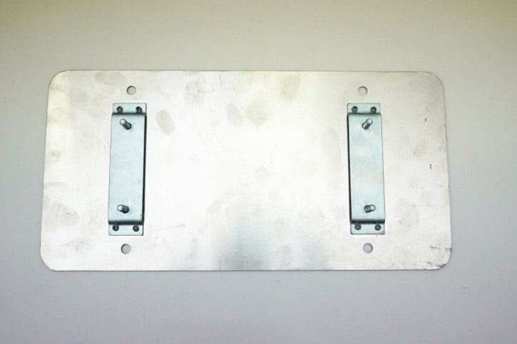 license number mount, front