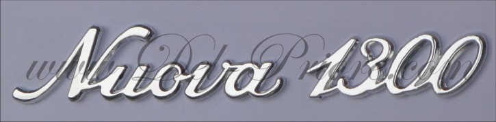 Ecriture Nuova 1300, Giulia