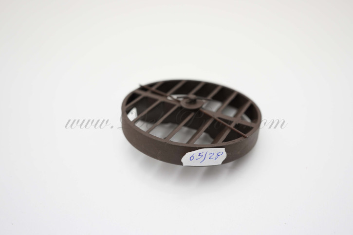 air nozzle on center console, brown