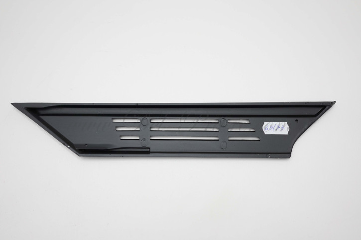 air grille  ( metal black ) sideways rear right, coupe