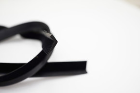 Moulure lèche vitre externe